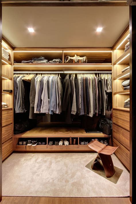 15 Examples Of Walk-In Closets To Inspire Your Next Room Make-Over