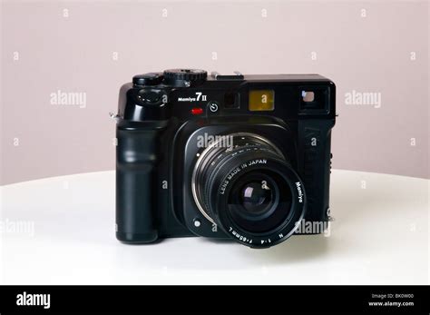 Mamiya 7II camera Stock Photo - Alamy