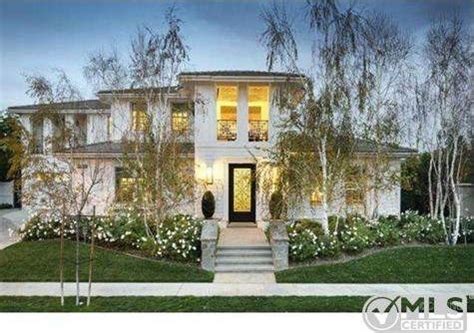 Kourtney Kardashian Lists Boldly Decorated Home for $3.499 Million