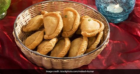 Baked Karanji (Gujiya) Recipe by Sayantika Roy - NDTV Food