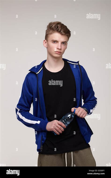 male athlete with water bottle Stock Photo - Alamy