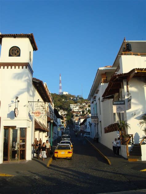 Puerto Vallarta - Street View near Hard Rock Cafe