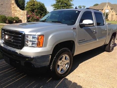 Find used 08 GMC Sierra Denali 1500 Crew Cab AWD GPS..Sunroof..6.2L V8 ...