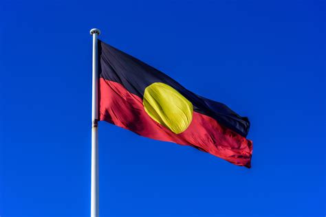 The Aboriginal flag to replace Victorian flag on West Gate Bridge