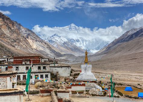 Visiting monasteries in Tibet | Audley Travel US