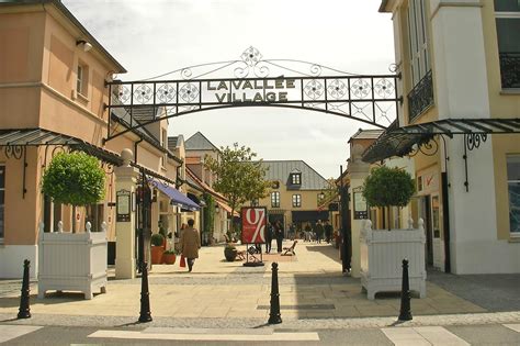 La Vallée Village near Paris - Walkable Outdoor Mall with Discounts on High-End Brands – Go Guides