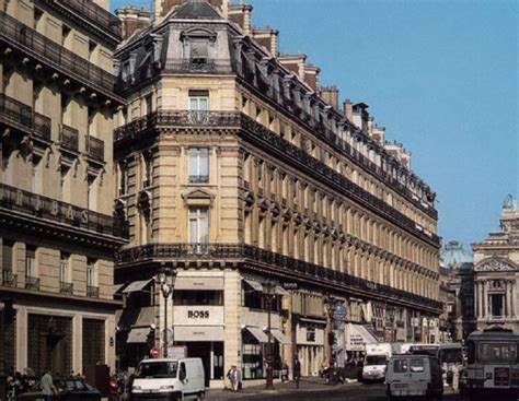 How to recognize Haussmann buildings | Un jour de plus à Paris