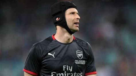 Petr Cech begins ice hockey career - BeSoccer