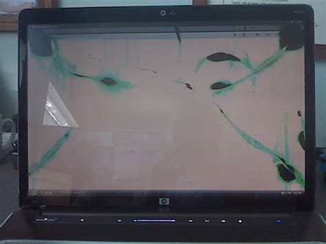 Laptop and iPhone Screen Repair: HP Pavilion dv7 cracked laptop screen