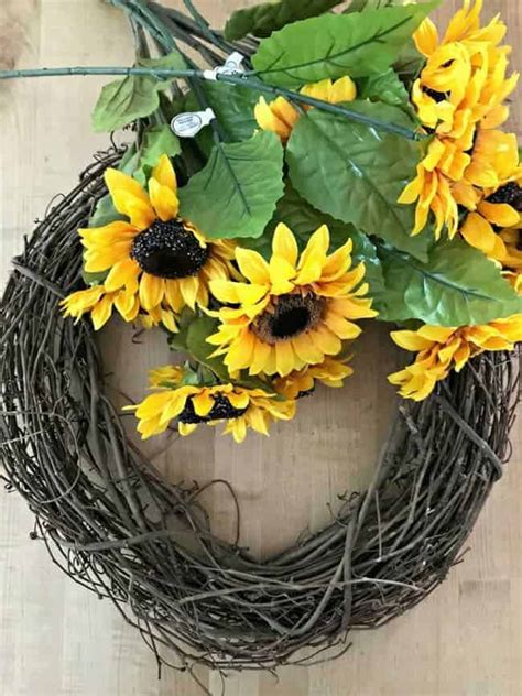 How to Make a Sunflower Wreath (in Under 30 Minutes)