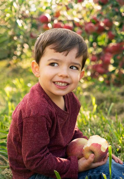 Apple Orchard Photoshoot - Victoria Christine Photography