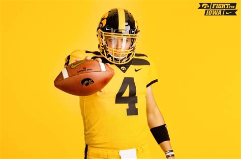 Iowa Hawkeyes GOLD Uniform — UNISWAG