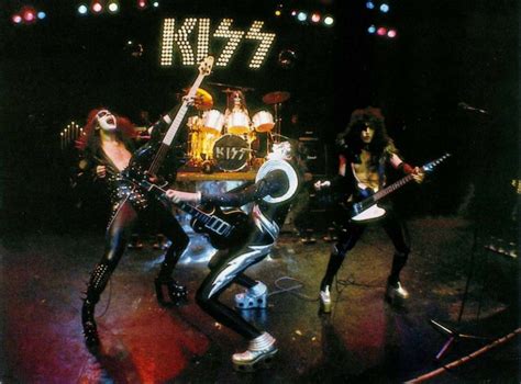 Heavy Rock: KISS: "Alive!"; Classic Album Under Review; Complete Film