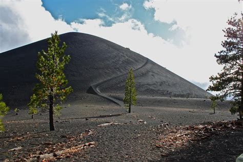 The Tricky Trek to the Summit of Lassen's Cinder Cone - Active NorCal