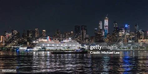 282 New York Cruise Terminal On Manhattan Stock Photos, High-Res Pictures, and Images - Getty Images