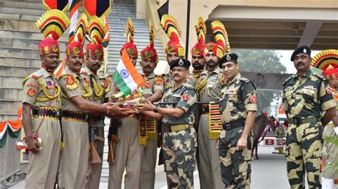 Independence Day 2022: Celebrations at Wagah Border, Amritsar. See pics. | Hindustan Times