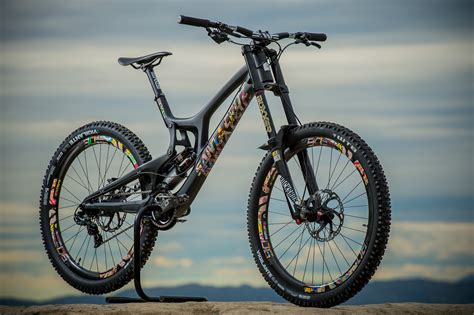 Custom 27.5 Santa Cruz V10 - Troydon_Murison's Bike Check - Vital MTB