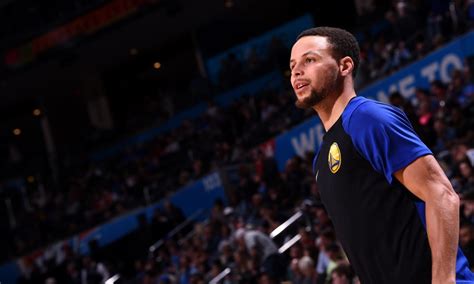 Steph Curry drills a few pull-up 40-footers during pregame warmups