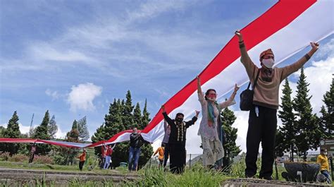 tunjuk.id - Contoh Pengamalan Sila ke-3 Pancasila dalam Kehidupan Sehari-hari