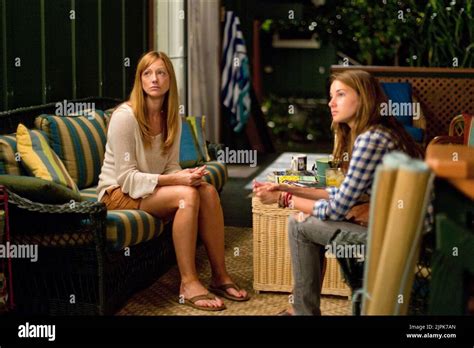 JUDY GREER, SHAILENE WOODLEY, THE DESCENDANTS, 2011 Stock Photo - Alamy