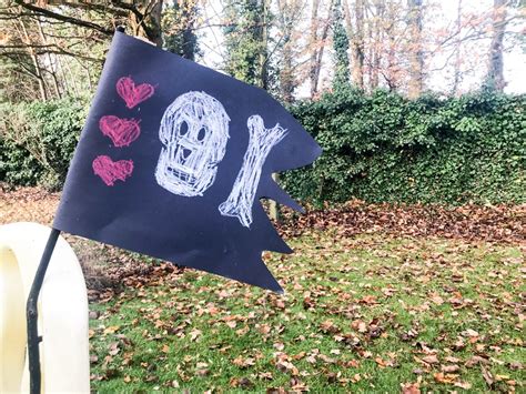 Red Pirate Flag Designs - alittlemisslawyer