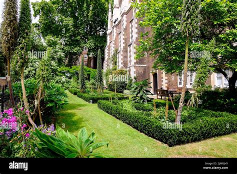 Middle Temple garden, Temple, London, UK Stock Photo - Alamy