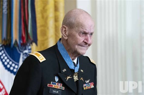 Photo: President Biden Awards Medal of Honor to Army Captain Larry ...