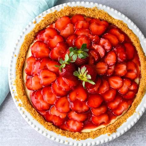 Fresh Strawberry Pie with Graham Cracker Crust - Garlic & Zest