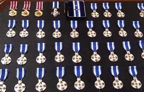 GrogNews: Canadian Forces Members Receive Medals