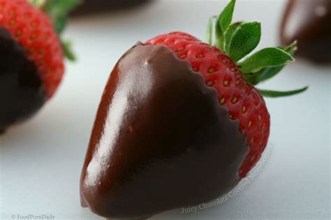 Chocolate-Dipped Strawberries - Cook Diary