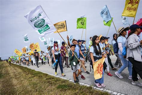 Farmworkers lead 5-day march to pressure companies on wages, work ...