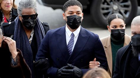 Jussie Smollett trial begins as former 'Empire' actor looks stoic going into jury selection ...