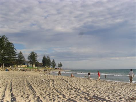 Linda Travelogue: Glenelg Beach in Adelaide, SA