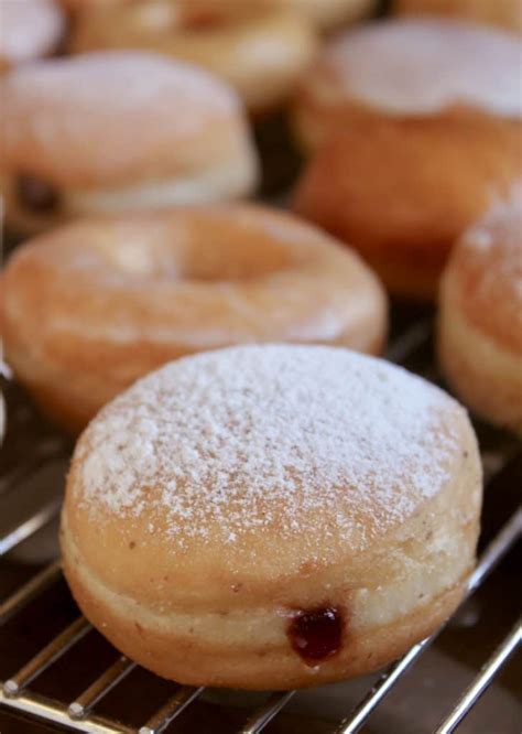 Perfect Vegan Doughnuts Made with Yeast (Vegan Donut Recipe ...