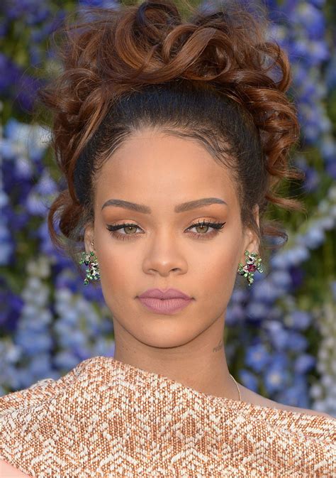 The 30 Best Celebrity Makeup Looks of 2015 | Rihanna makeup, Celebrity ...