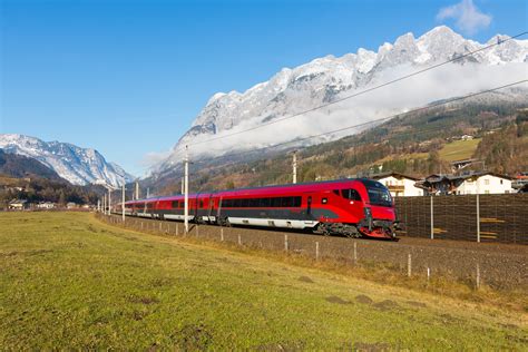 Austria's OeBB Railjet "High Speed" Train : r/europe