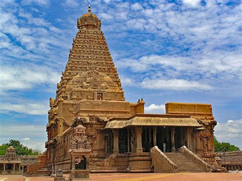 Brihadeeswara Temple in Tanjore Tamil Nadu India Image - ID: 465110 - Image Abyss