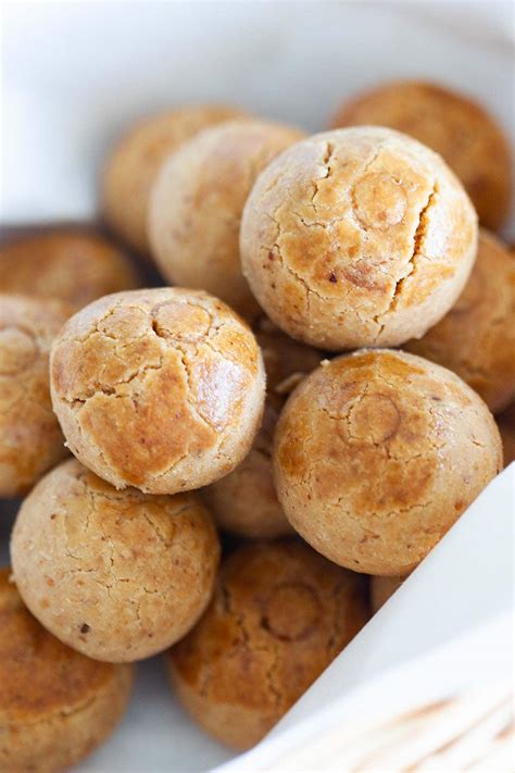 Peanut Cookies (Buttery and Crumbly Recipe!) - Rasa Malaysia