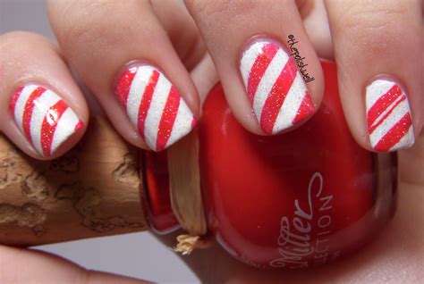 15 Lovely Christmas Candy Cane Nail Designs