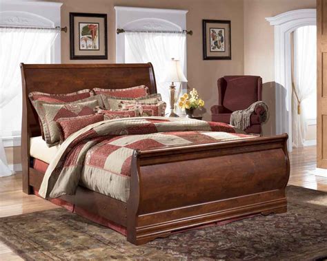 Wilmington Sleigh Bedroom Set | Marjen of Chicago | Chicago Discount Furniture