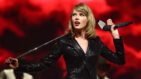 Taylor Swift's Version of '1989' Is Finally Here