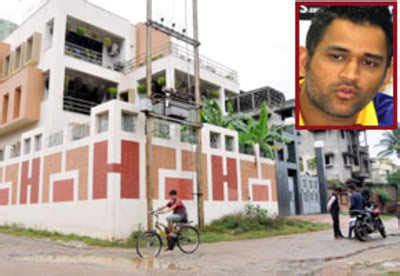 Stone pelting at Mahendra Singh Dhoni's residence | India News - Times of India