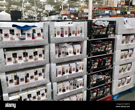 Costco clothes hi-res stock photography and images - Alamy