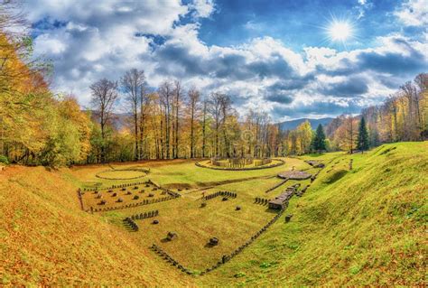 Dacian Ruins Fortress Sarmizegetusa Regia, Orastie Mountains, Romania ...