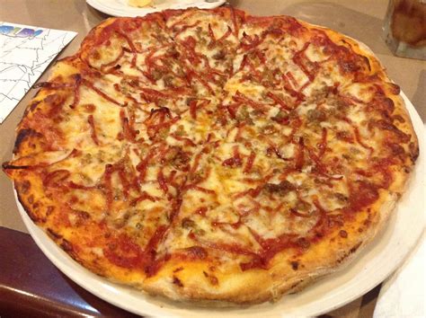 #FoodPornFriday - Just what is Windsor Style Pizza? |Big Dude Likes Food