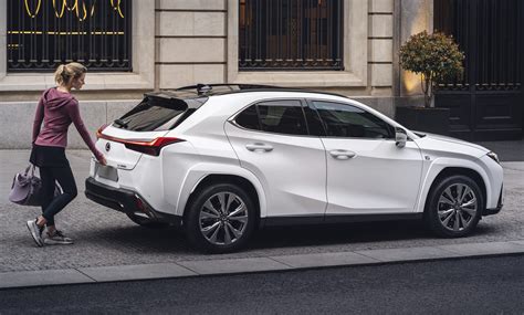 Preview: 2023 Lexus UX gains improved infotainment, standard hybrid powertrain