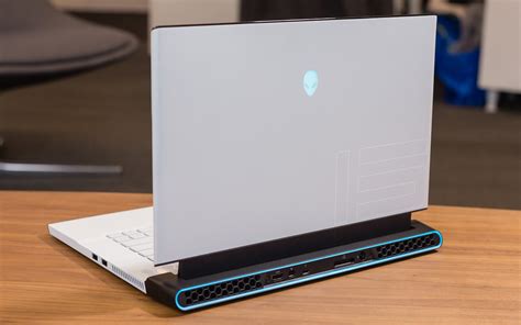 Dell Alienware M15 R2 2019 - Core i7/ 16GB/ 512/ RTX 2060 - NEW ...