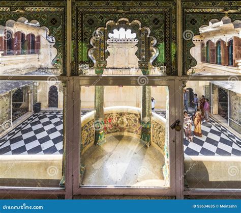 Inside the City Palace in Udaipur Editorial Image - Image of room, people: 53634635