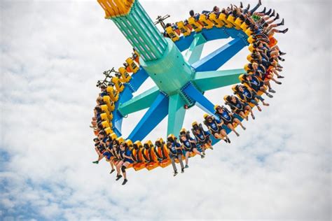 Magic Mountain debuts record-breaking pendulum ride