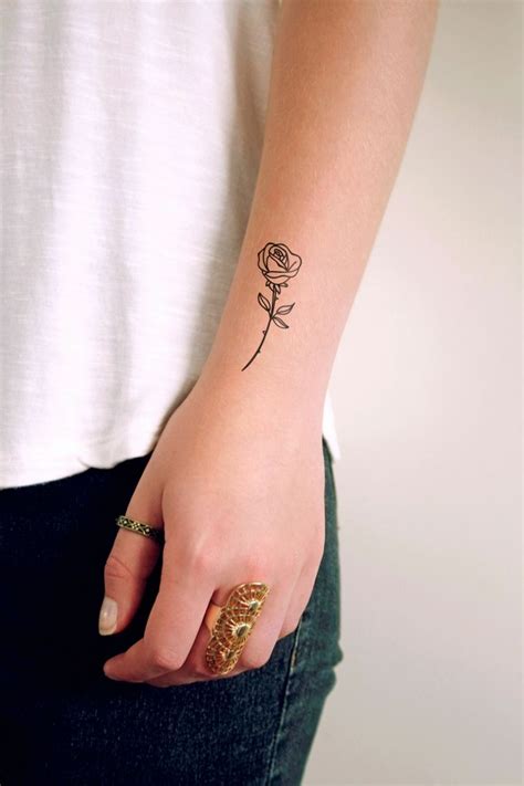 1001 + idee per tatuaggio rosa, colori, significati e diverse tipologie | Tatuaggi, Tatuaggi ...